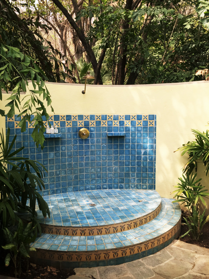 RosyCheeks-Blog-Costa-Rica-Latitude-10-Junior-Suite-shower