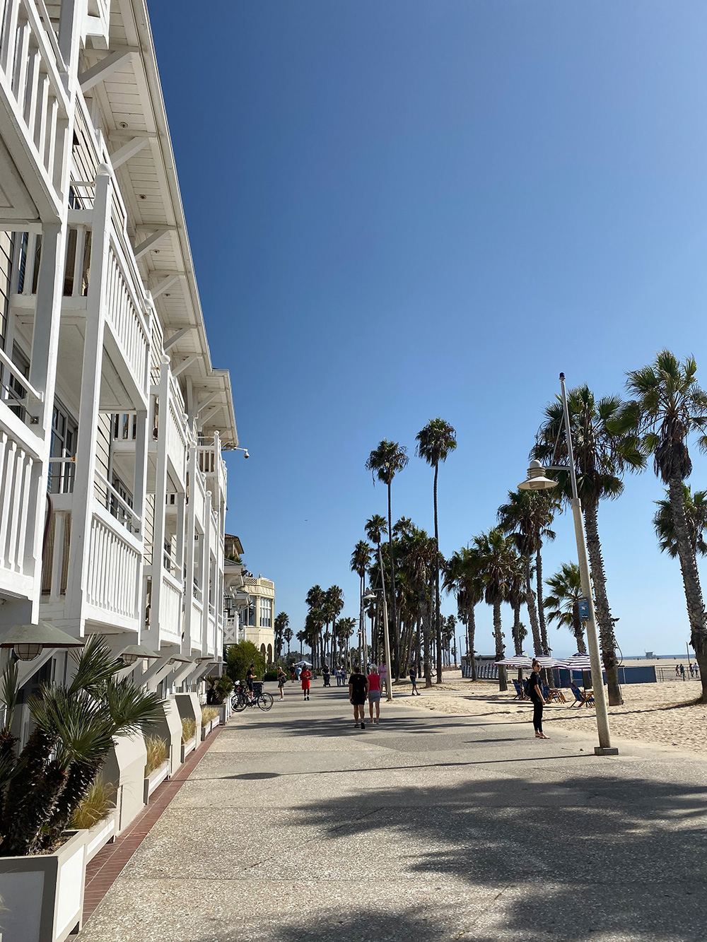 RosyCheeks-Blog-Santa-Monica-Shutters-on-the-Beach